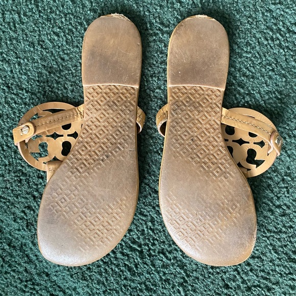 Tory Burch Miller Sandal, Patent Leather - Picture 5 of 5